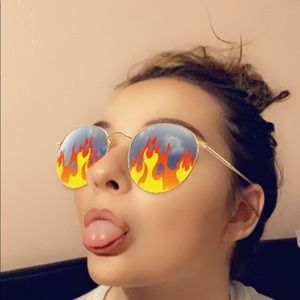 Meet your Posher, Skyler